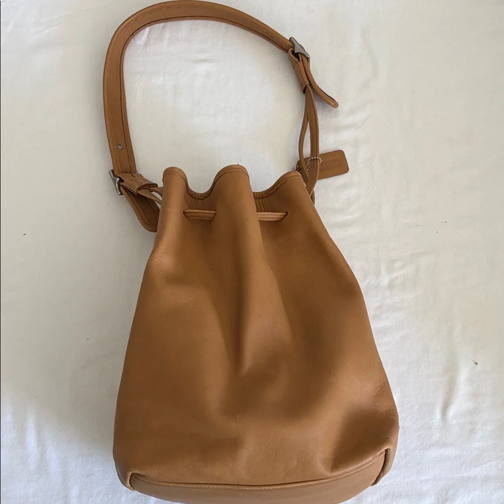 Vintage Coach Legacy Drawstring Leather Bucket Bag, 9165 - Picture 2 of 14